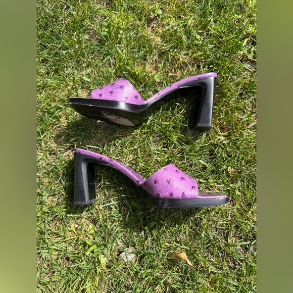 90s / Y2K Vintage Via Spiga Purple Ostrich Heeled Mules - Picture 5 of 8